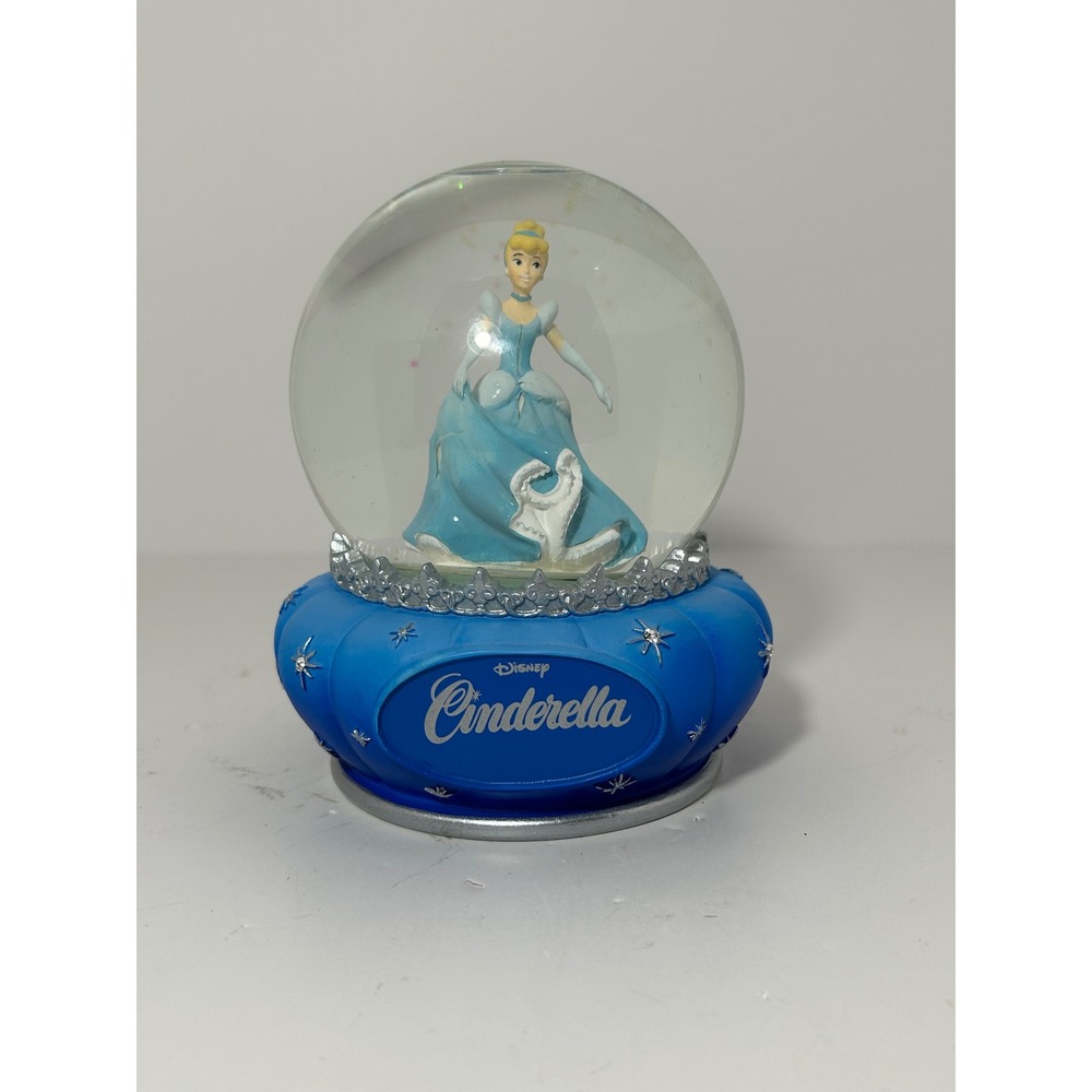 Disney Showcase Collection Cinderella Snow Globe‎ Blue Base Gus Jaq 4059196